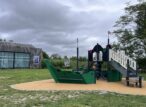 Aire de jeux en forme de bateau