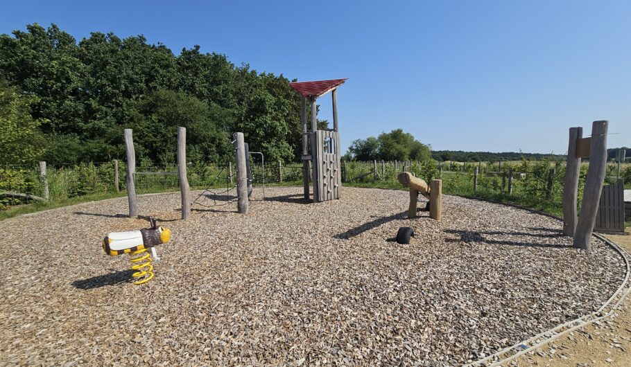 Plaine de jeux en bois en plein air